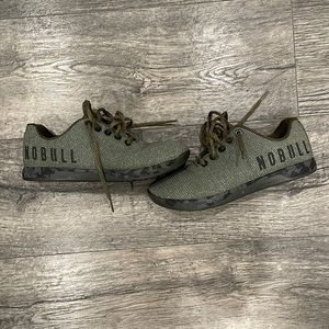 NOBULL TRAINER WOMENS SIZE 7
